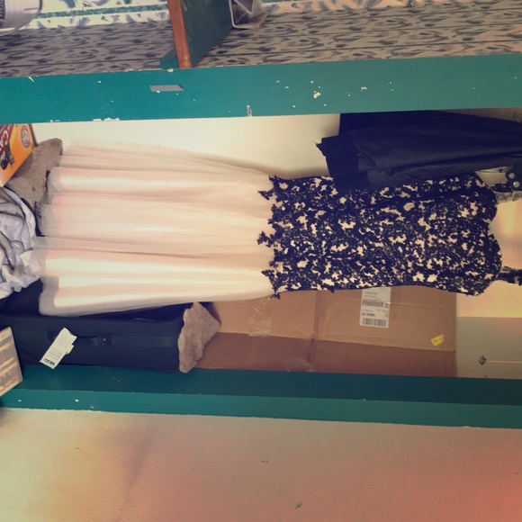 A very beautiful prom dress only wore once - Picture 1 of 6